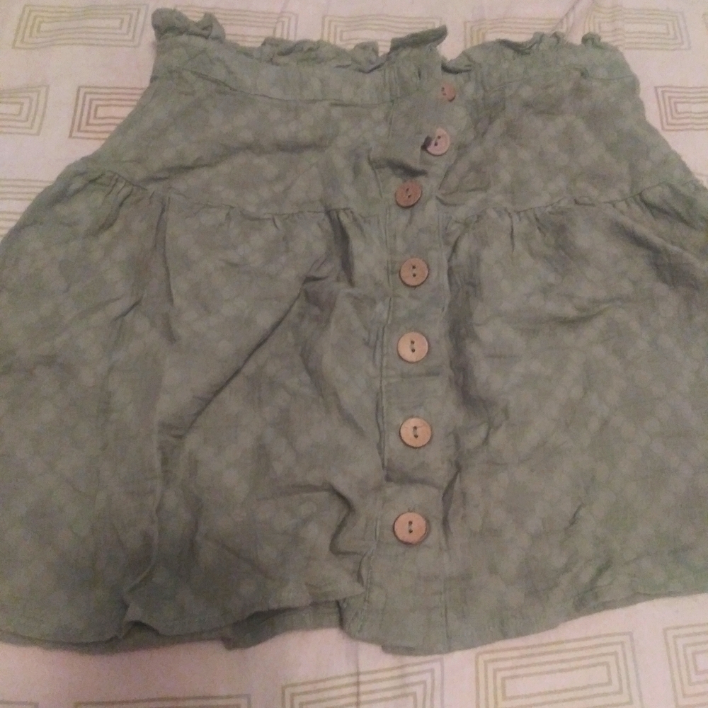 Cute skirt.